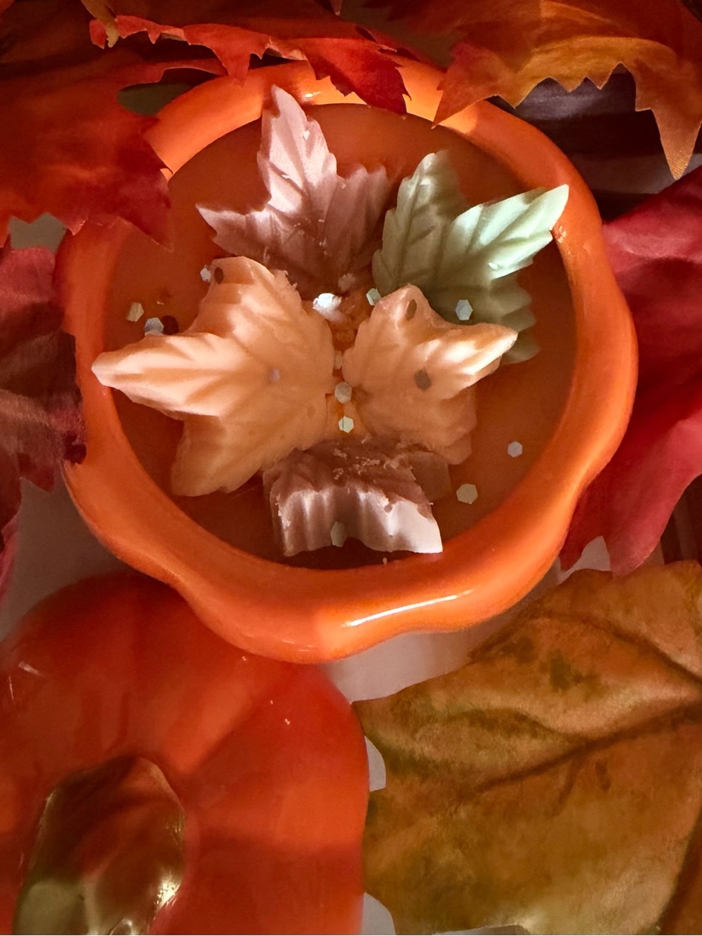 Autumn Leaf Scented Candle in pumpkin Ceramic. Pumpkin pie scent. Price firm